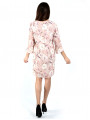 Дамска рокля с ръкав 7/8 и цветен принт в розово и екрю